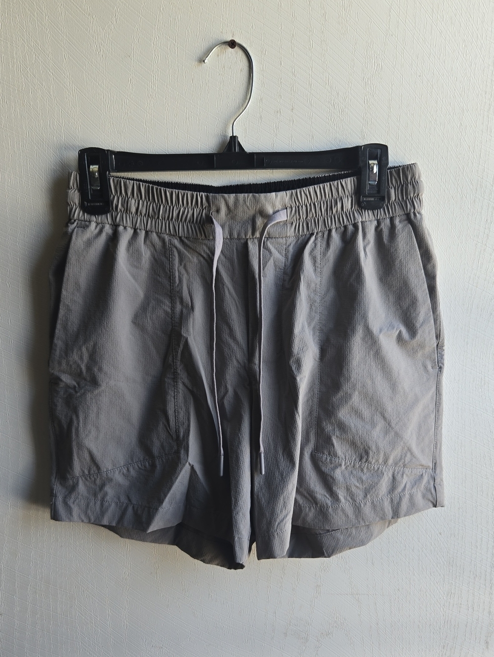 lululemon athletica Men's  Gray Athletic Drawstring Shorts
